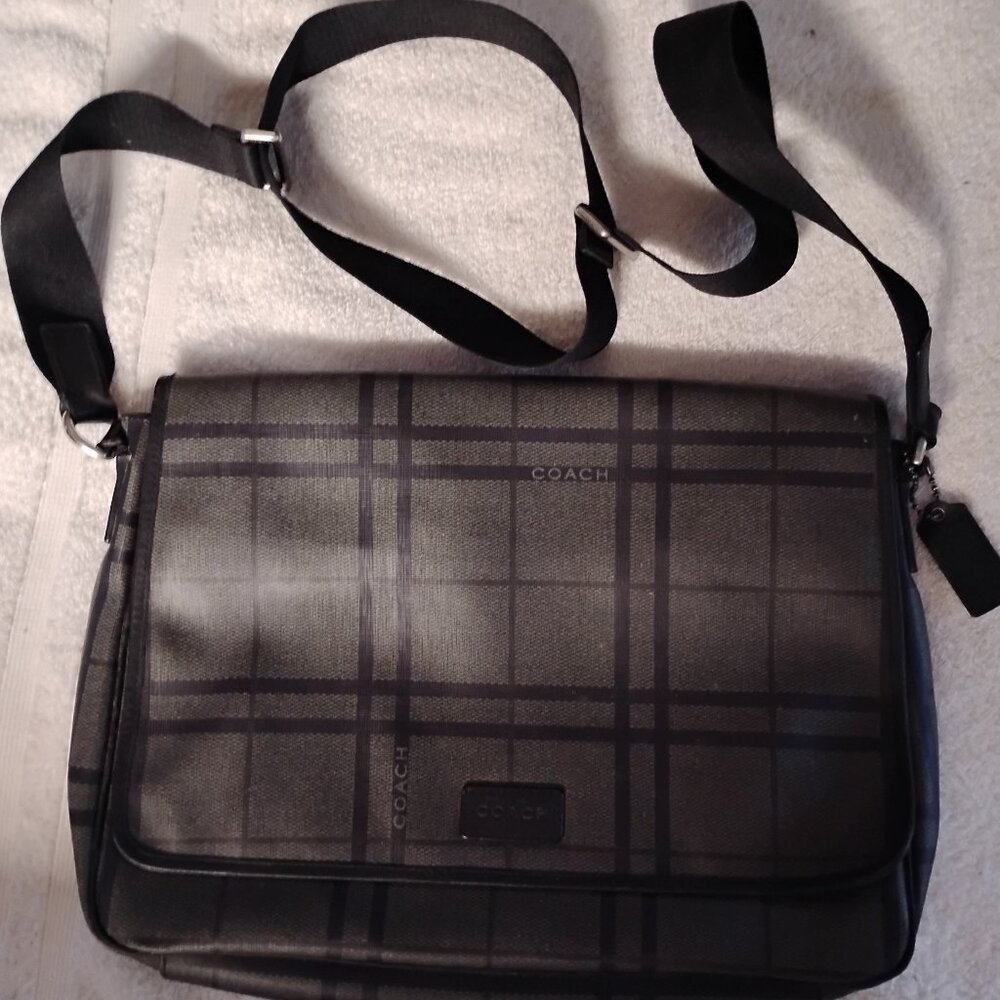 Authentic Coach Tattersall Shoulder Bag ( ͡❛ ͜ʖ ͡❛)